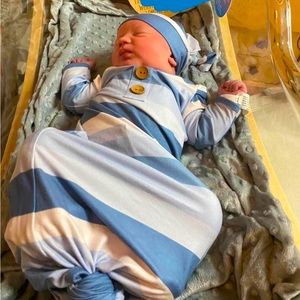 Caden Lane newborn knotted gown and hat set